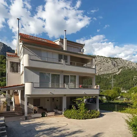 Apartments Bubalo Omis Exterior photo
