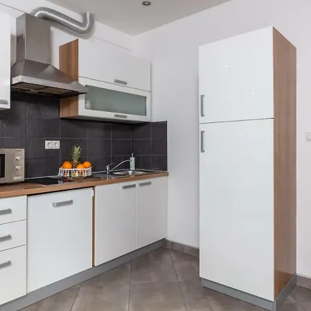 Apartments Bubalo Omis Exterior photo