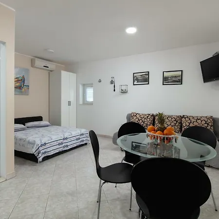 Apartments Bubalo Omis Exterior photo